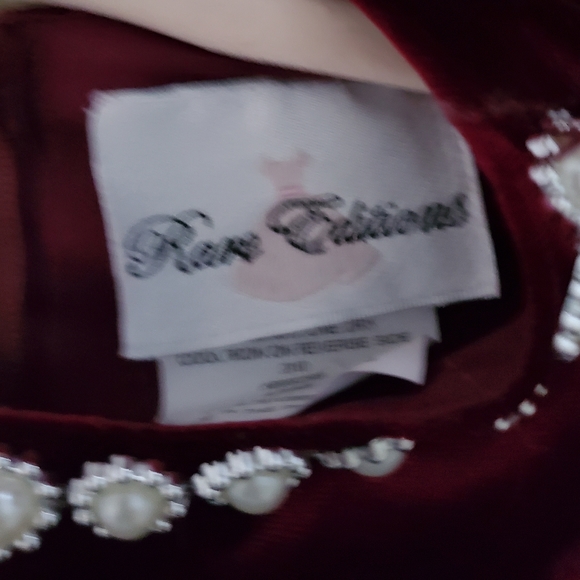 Baby girl embellished velvet dress - Picture 9 of 9